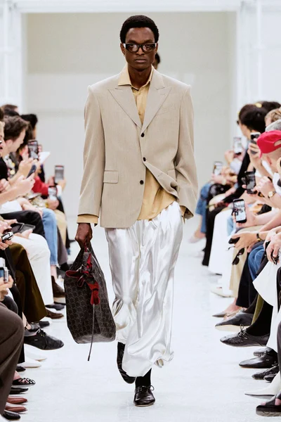 Look 61